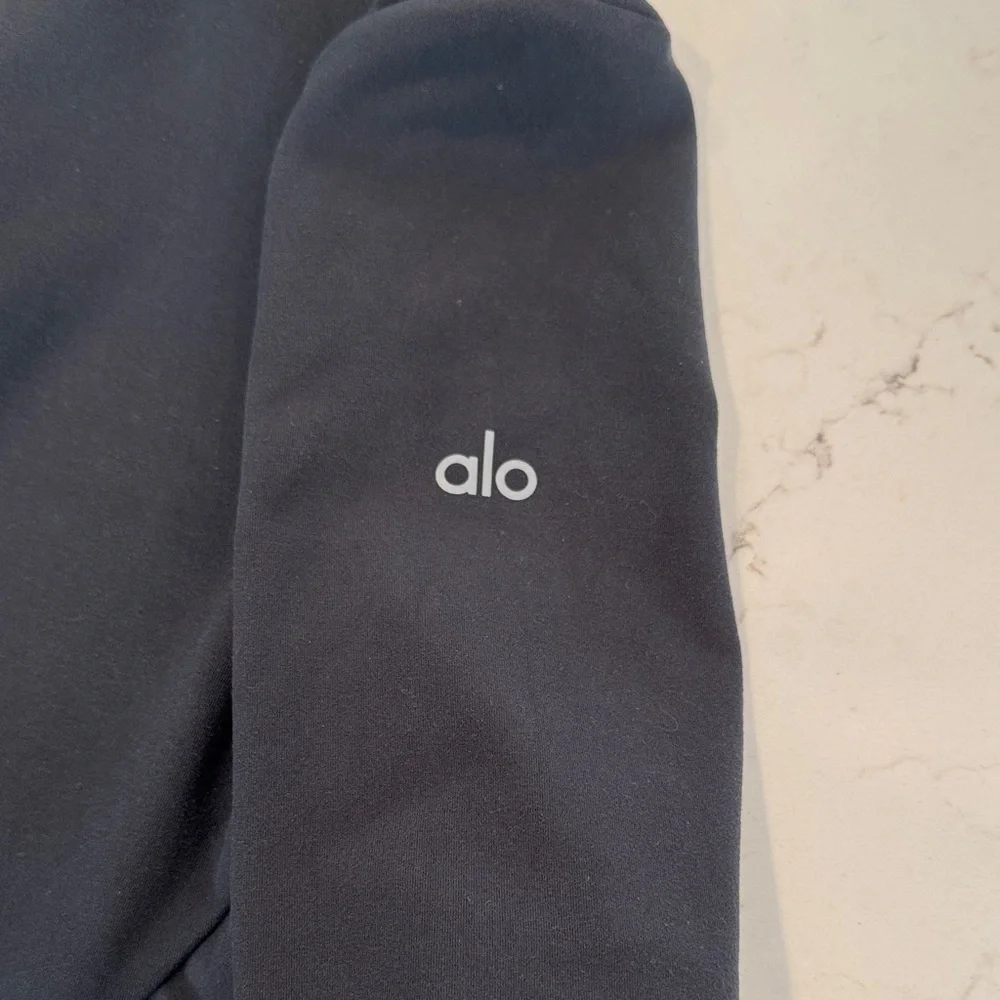 ALO Alosoft 1/2 Zip Rapid Pullover in Anthracite - Picture 3 of 6